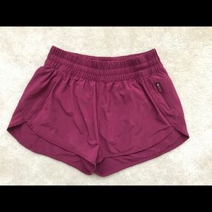 Lululemon Tracker Short V 4”